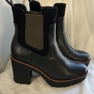 Chinese Laundry Black Leather Platform Chelsea Boots with Olive Elastic Panel